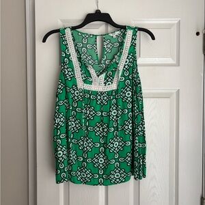 Crown & Ivy Green Geometric Blouse